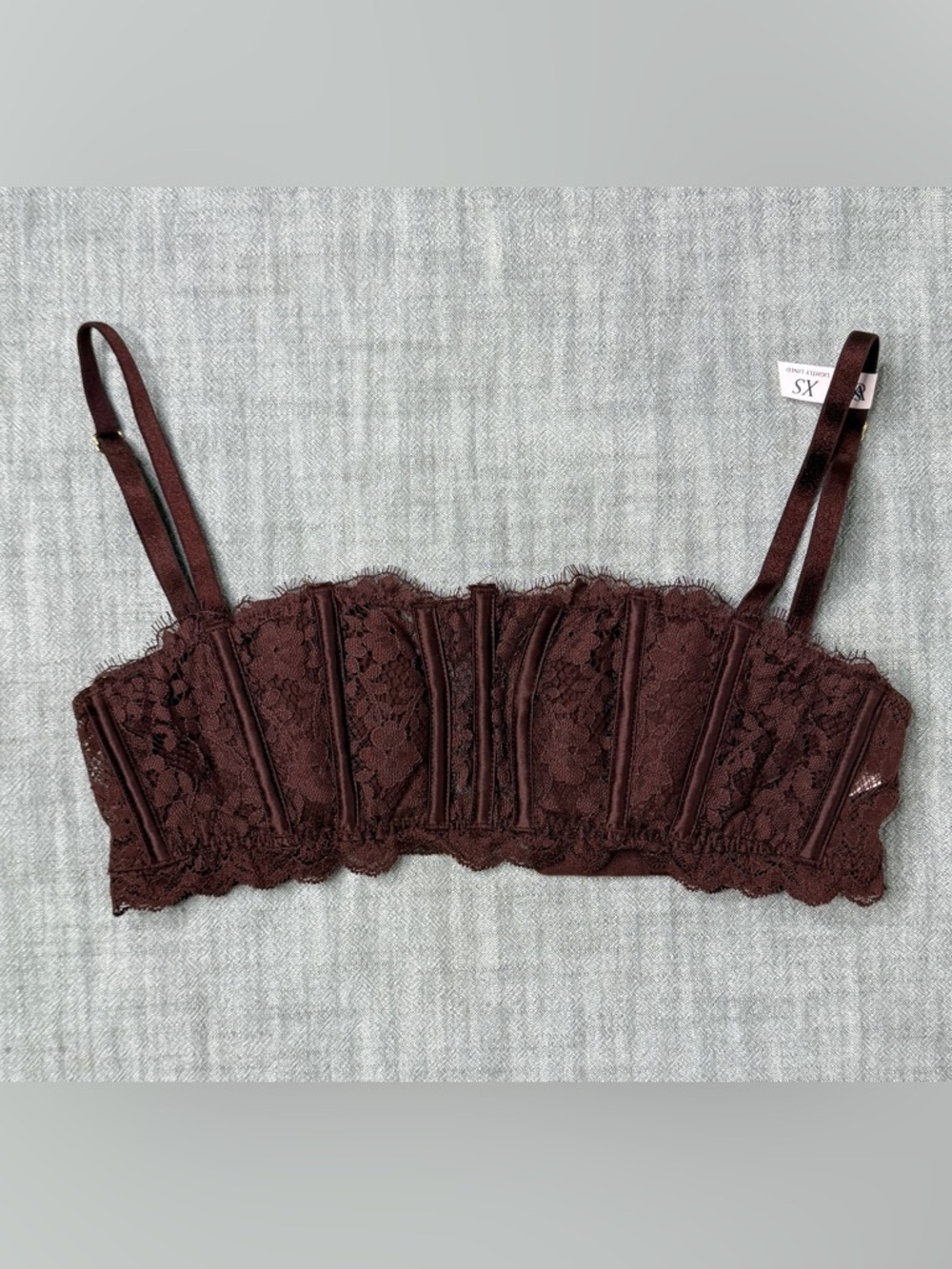 Victoria's Secret Lightly Lined
Lace Bandeau Bra Bralette in
Burgundy Brown